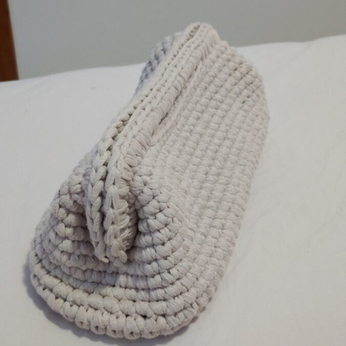 Handmade bag with frame beige, made of mako yarn