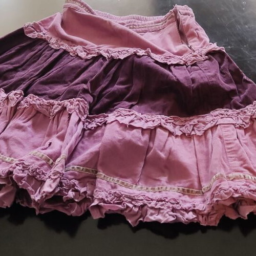 Girls' clothes used, set size 6-7 with 2 leggings and skirt