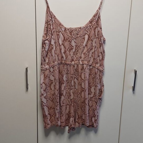 Summer one-piece H&M size M like new with front pockets and waist cord