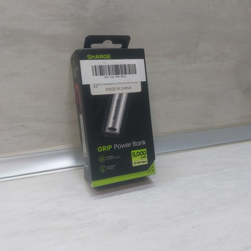 SHARGE Grip Power Bank 5000mAh 22.5W with Bluetooth remote and phone grip