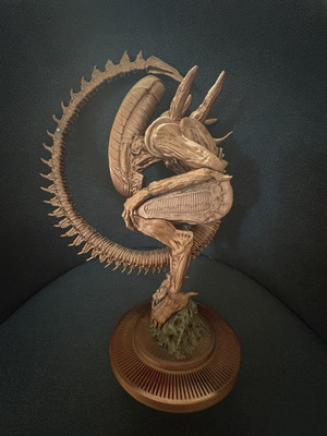 Xenomorph Alien 3D Printed Collectible Statue new, metallic finish