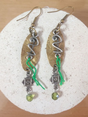 Boho Vintage Dangle Earrings like new, green bead and bronze details