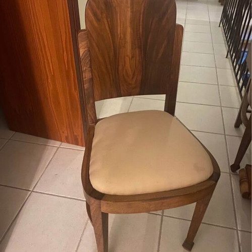 Dining table with 6 chairs and extension piece like new