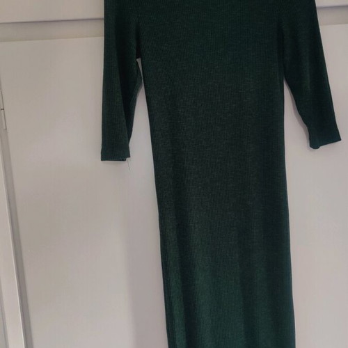 Stradivarius knitted midi dress like new, dark green, size M