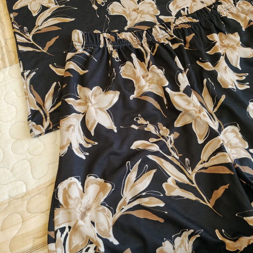 Floral women's pajama set with shorts, size L