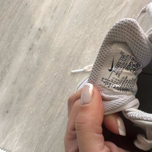 Nike sneakers used with removable jewelry, size 37.5