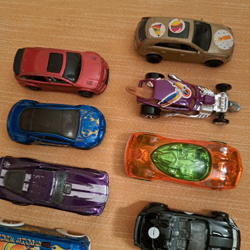 Hot Wheels and Matchbox toy cars like new, set of 11