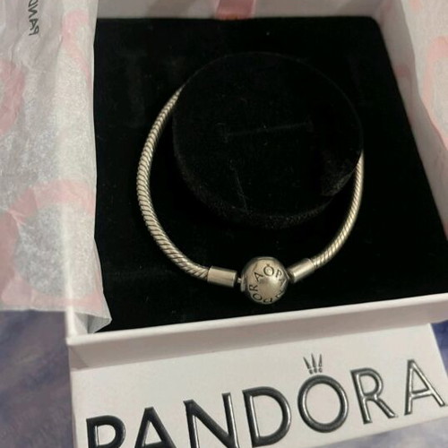 Pandora bracelet No.18 like new, size 18 cm