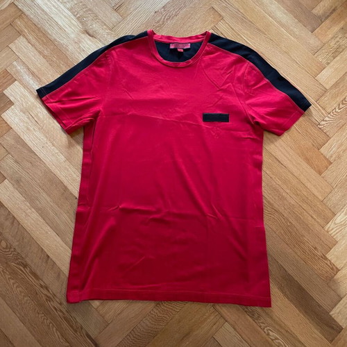 Burberry Sport T-shirt μέγεθος M σαν καινούριο, κόκκινο με μαύρη ρίγα