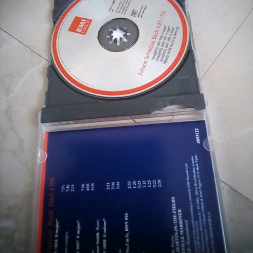 Bach Keyboard Concertos 1054, 1057, 1058 and French Suite No. 5 CD like new
