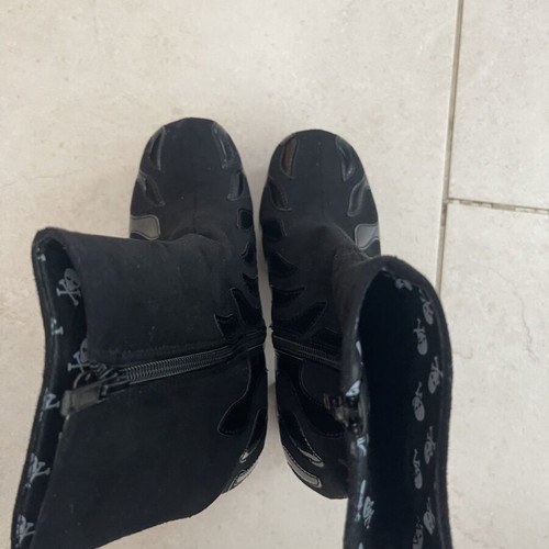 Black fire boots size 38