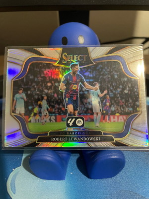 Select La Liga 2025/26 Robert Lewandowski Silver Prizm card like new
