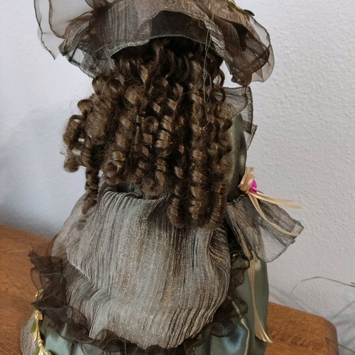 Porcelain doll used 45cm in very good condition