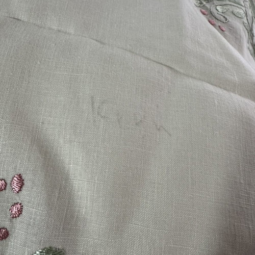 Embroidered tablecloth 1.15x1.15 m