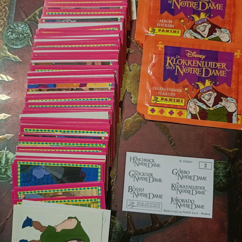 Συμπληρωμένο ακολλητό σετ Panini The Hunchback of Notre Dame με δύο πακέτα