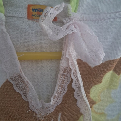 Mayoral children's hooded bathrobe with embroidered flowers like new, pink lace