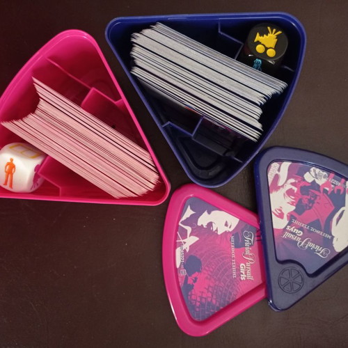 Hasbro Trivial Pursuit Bite Girls Vs Guys used
