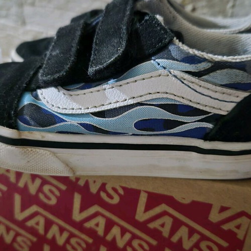 Vans Old Skool V kids shoes, Camo Flame design, size 24