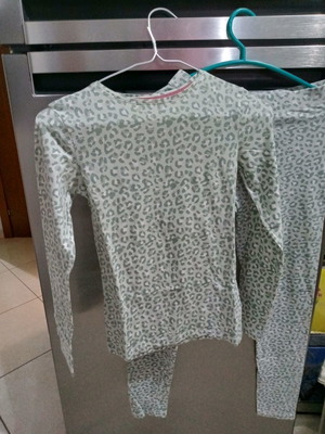 Pajama set like new, size 34-36
