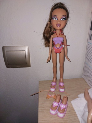 Bratz Yasmin Beach Party doll used, first edition
