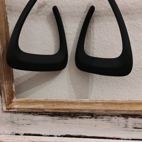 Bone hanging earrings black new