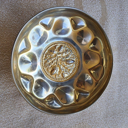 Vintage gilded brass fondue bowl with embossed designs like new
