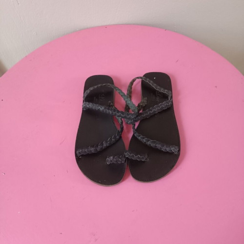 Women's leather sandals with braided straps like new, size 36, black