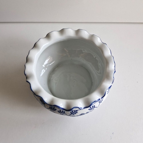 Porcelain vintage fruit bowl like new