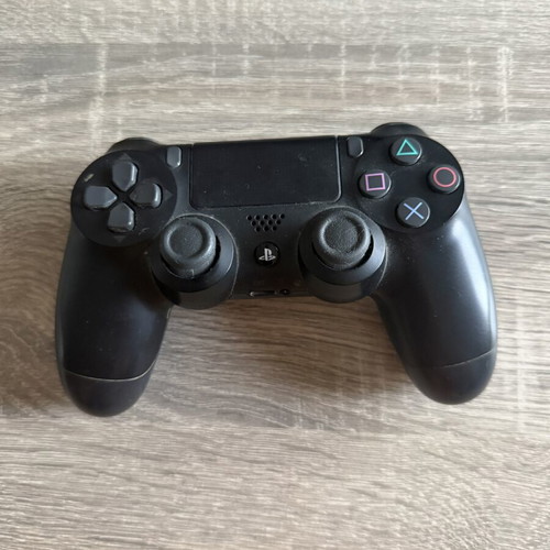 PlayStation 4 (PS4) 500GB console like new with controller and power cable