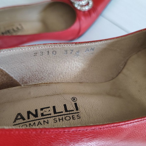 Vintage leather heels size 37 like new, red with decorative buckle