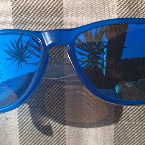 Oakley Frogskins sunglasses blue mirror lenses transparent arms