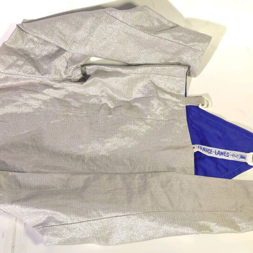 Fencing set used with electric vest, mask and cuff