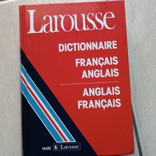 Larousse dictionary French-English / English-French like new