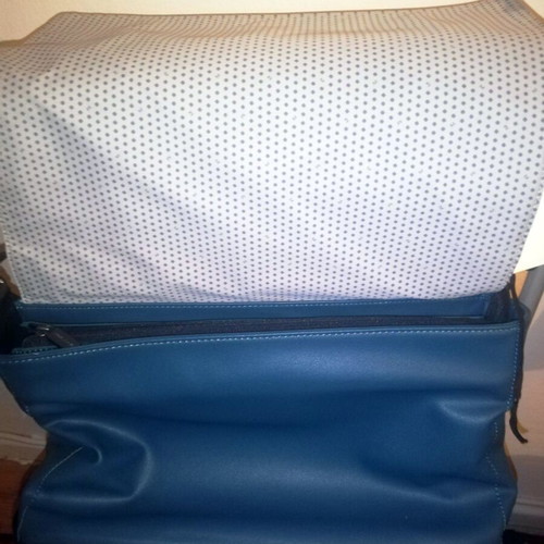 Moleskine Classic Slim Messenger Laptop Bag like new, blue