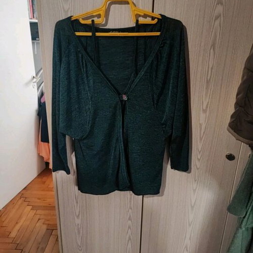 Garantie top with outerwear in petrol color like new, size L