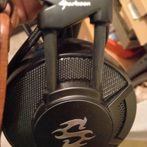 Sharkoon Skiller over ear gaming headphones used with USB