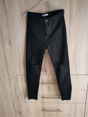 Zara black high-waisted pants like new with rips