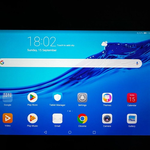 Huawei MediaPad like new with case and box
