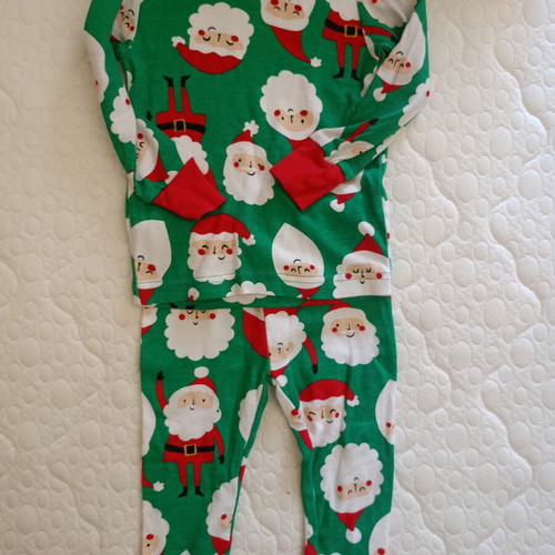 Carter's Christmas Pajamas size 12 months, 100% cotton like new
