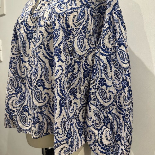 Spring shirt size M like new, unworn