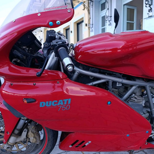Ducati 750ss 2002 used with freshly painted tank