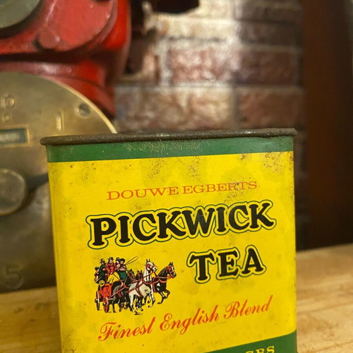 Pickwick Tea metal box used, old with lid