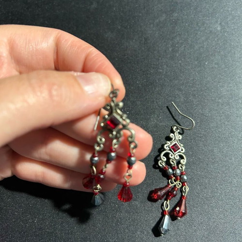 Boho earrings like new with red stones