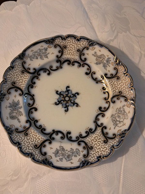 Hand-painted plate with gold 24cm like new