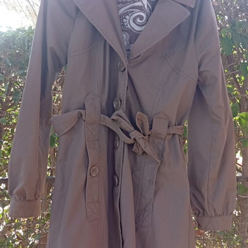 Trench coat H&M like new, size 40, with pockets and belt