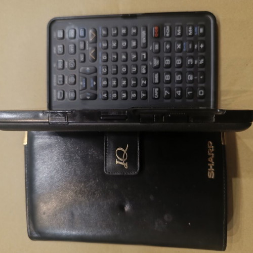 Sharp IQ-7000 organiser vintage, used with leather case