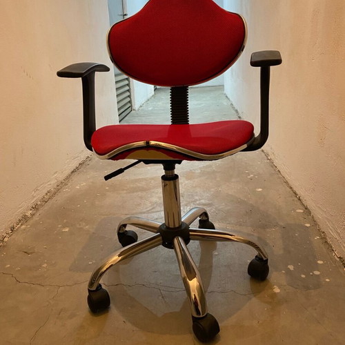 Office chair red like new