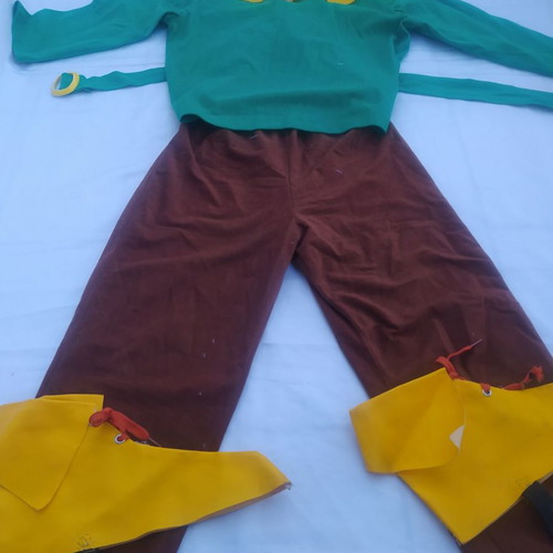 Robin Hood carnival costume used for 8 years old