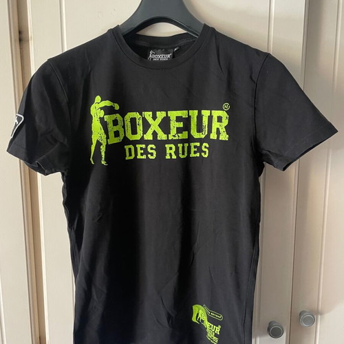 Boxeur the Rues T-shirt small, like new, black with green print