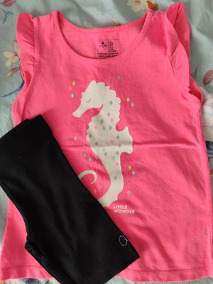 Girls' clothing set used, age 3-4 years